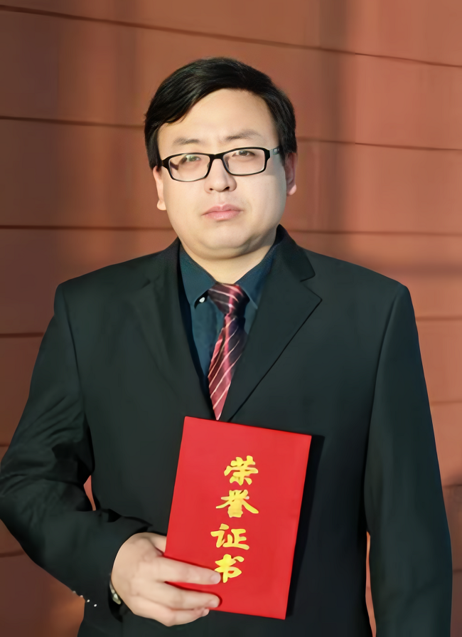 主題教育進(jìn)行時(shí) | “學(xué)思想、強(qiáng)黨性、重實(shí)踐、建新功”有研故事系列展播（五）粉材工匠溫余苗：善讀“無字之書”