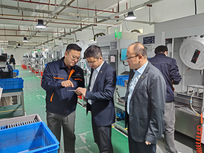 中國有研黨委副書記李志輝到東莞復材調(diào)研