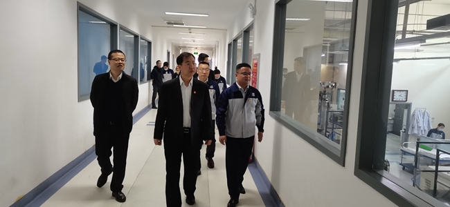 中國有研黨委書記、董事長趙曉晨到有研國晶輝調(diào)研